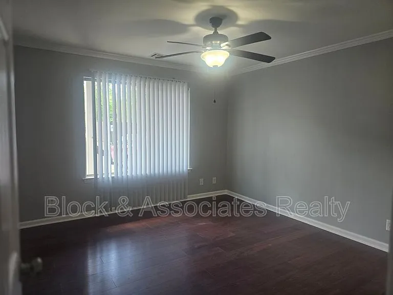 702 Westbrook Ct — Photo 11