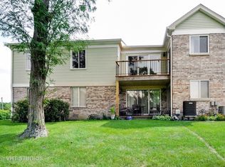 220 Memory Ln UNIT 4, Westmont, IL 60559