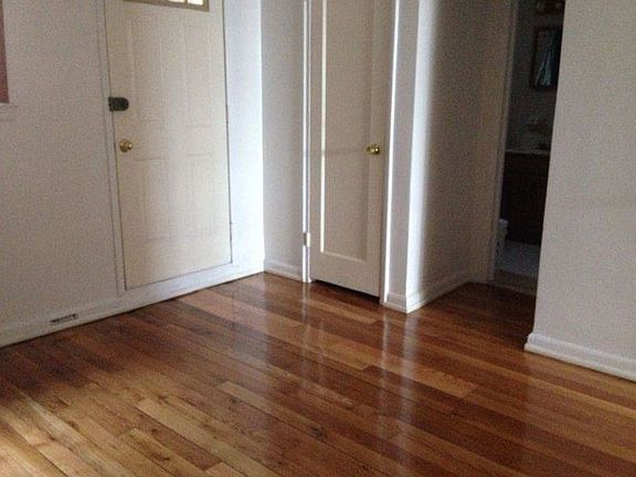 5th image of 1295 Shore Parkway Walk In