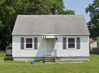 912 E 26th St, Muncie, IN 47302