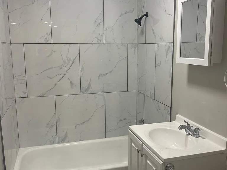 436 W Division St #2 — Photo 19