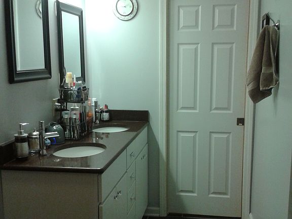 3rd image of 204 Redfield Dr
