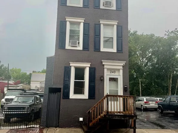 240 Wood St, Reading, PA 19602