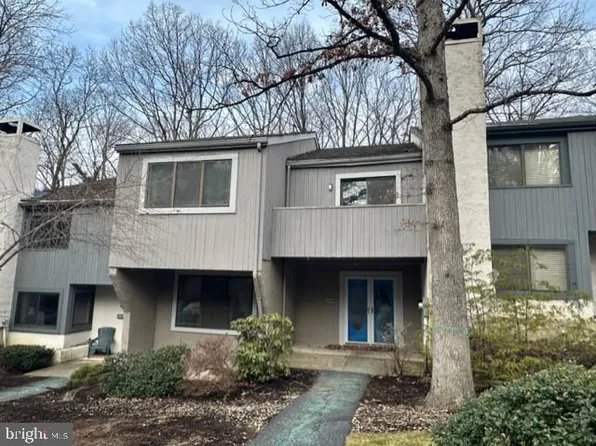 1506 Woodledge Cir, State College, PA 16803