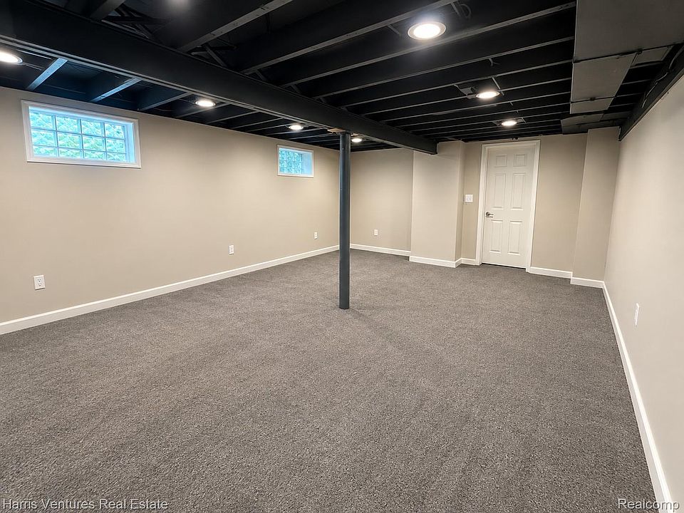 21344 Seminole St, photo 30