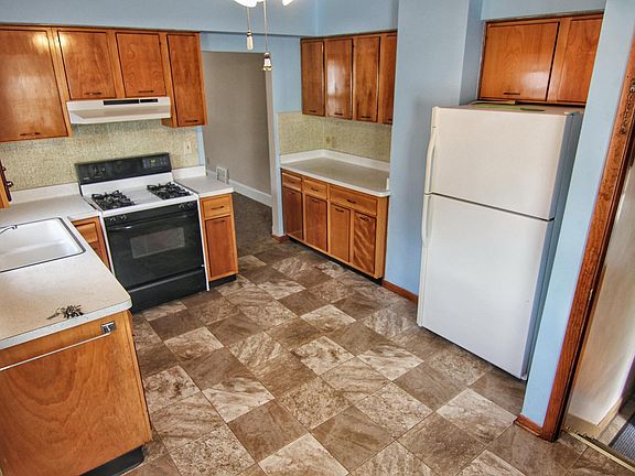 5th image of 1226 Holland St