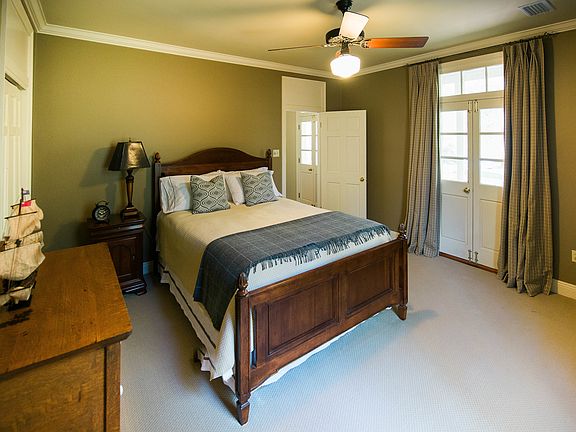 2nd image of 15 Samantha Dr