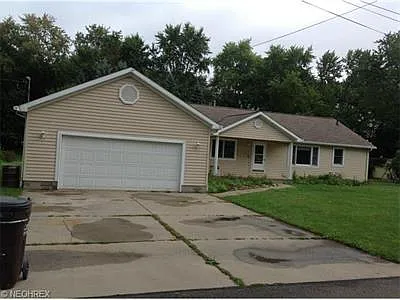18082 Derr Ave photo 1
