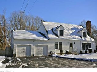 16 Bartlett Pl, Quaker Hill, CT 06375