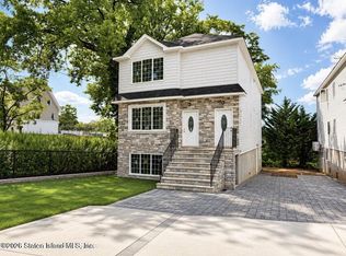 6907 Amboy Rd, Staten Island, NY 10309