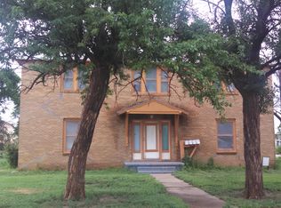 211 E 4th St, Plainview, TX 79072
