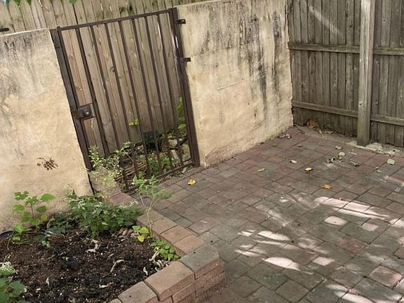 5th image of 2022 Annin St