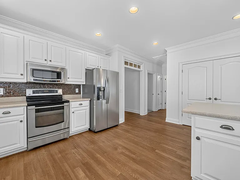 1081 Carriage Ridge Dr — Photo 22