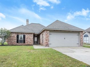 13636 Hopehaven Dr, Walker, LA 70785