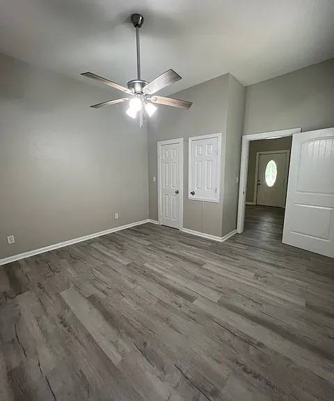 2915 Magnolia St — Photo 3
