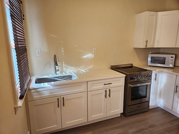 2nd image of 319 W Harrison Ave APT 4