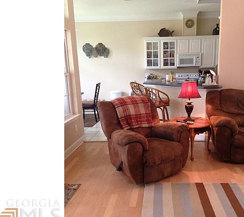 5th image of 105 Heron Ct