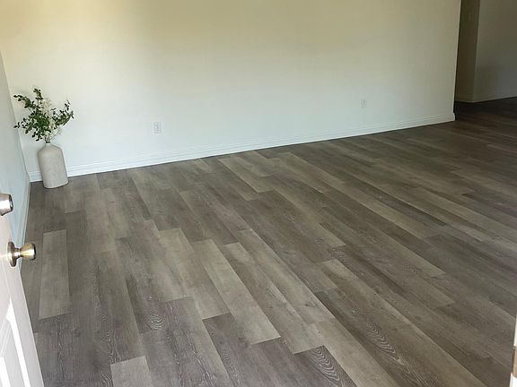 4th image of 1666 W Pampas Ln APT 31