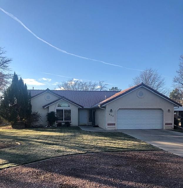 2nd image of 943 W Pecan Cir