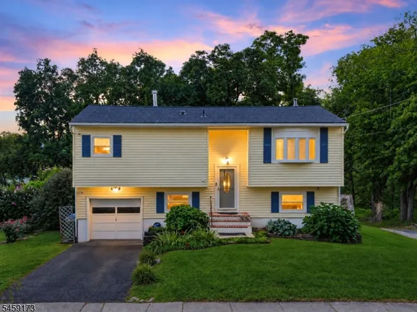 9 Arthur Ter, Hackettstown Town, NJ 07840