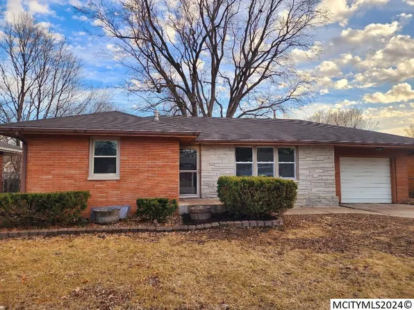 1513 7th Pl SW, Mason City, IA 50401