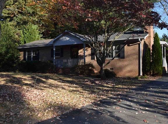 2nd image of 150 Walden Cir
