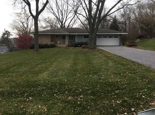 996 Bruce Dr, Elgin, IL 60120