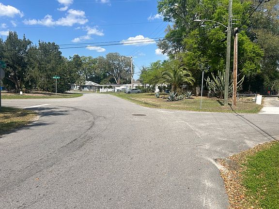 4th image of 1416 Keats Rd