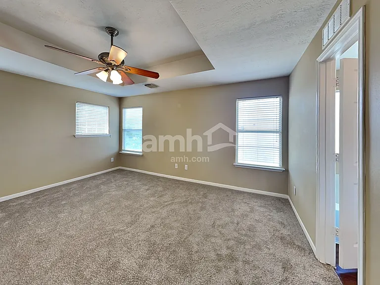 8002 Ginger Park Dr — Photo 15