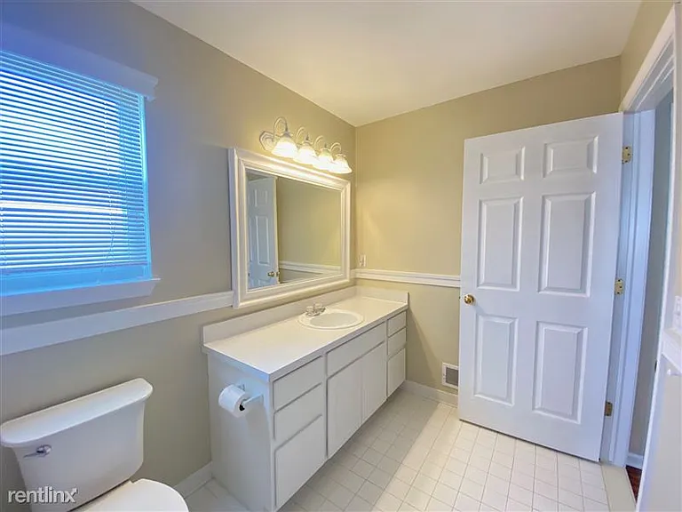 6710 Summerdale Ct E — Photo 33