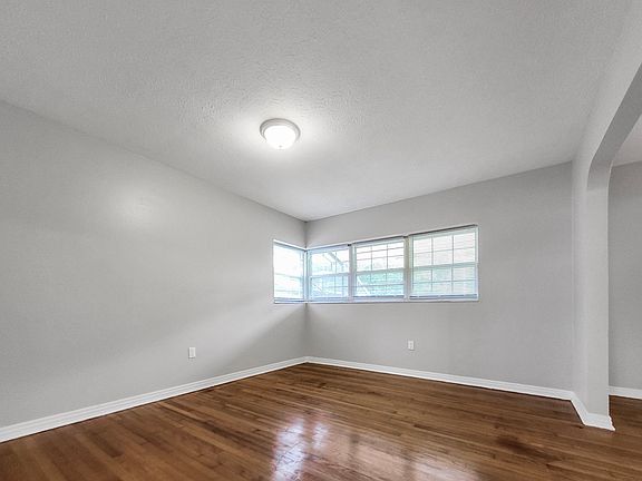 5th image of 477 Del Monte Dr
