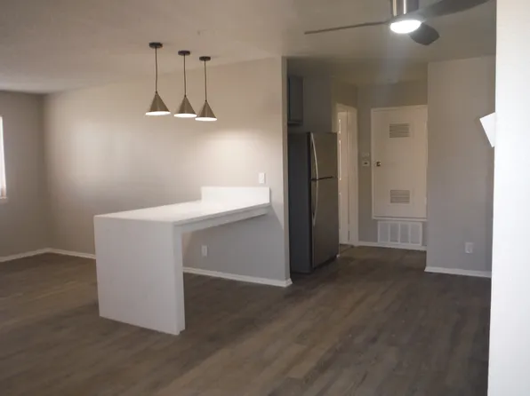 38703 Larkin Ave APT 2, Palmdale, CA 93550