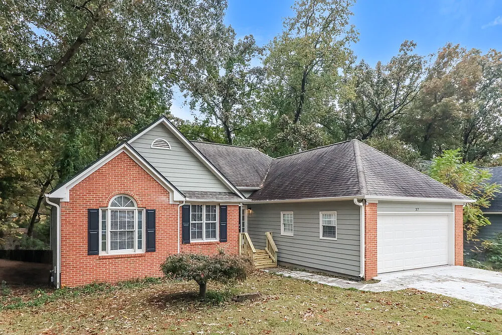 3 bed, 2.0 bath, 2674 sqft, $1,950 — Photo 4