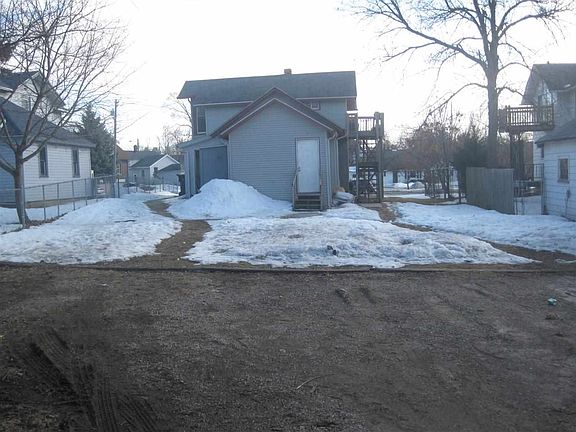 3rd image of 709 E Centerway