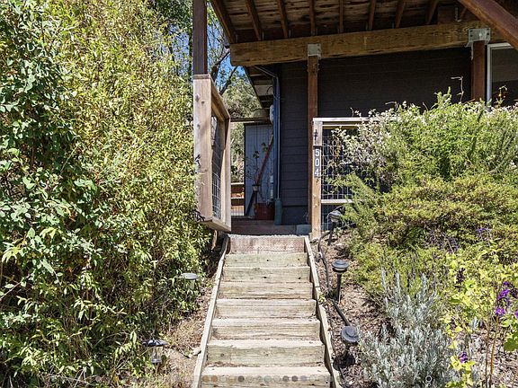 Entrance to apartment