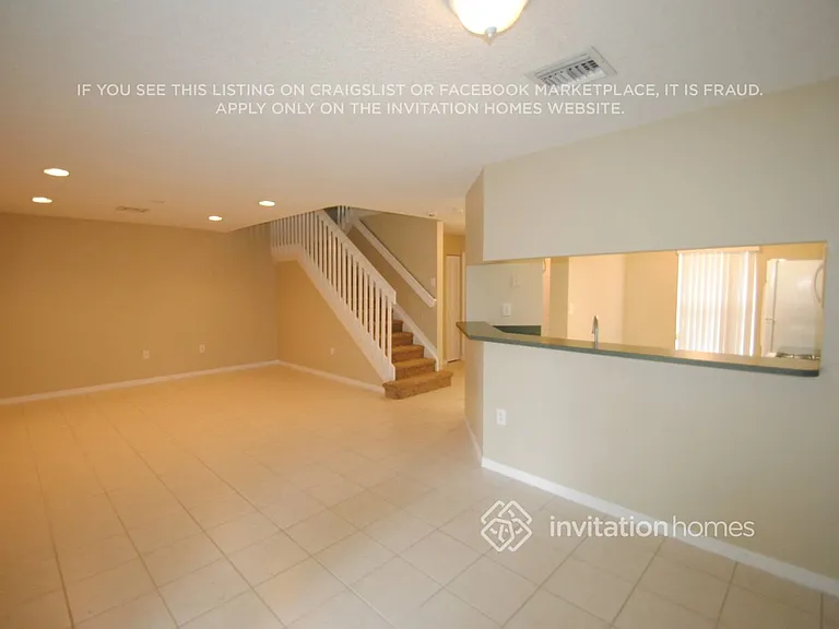 5307 NW 90th Ave — Photo 2
