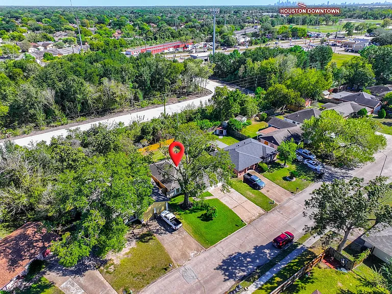 10126 Pine Moss Dr — Photo 46