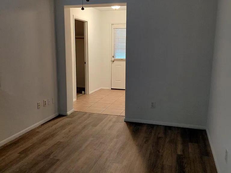 Main bedroom (15' x 9') w/ walk-in closet.