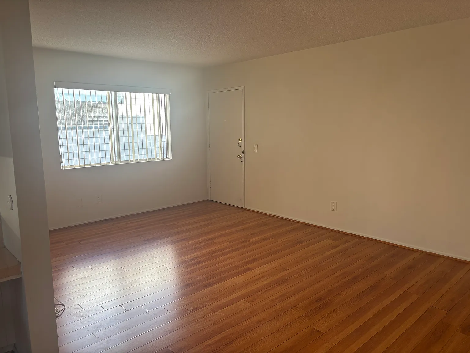 2 bed, 1000 sqft, $2,790 — Photo 4