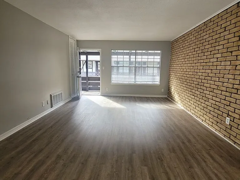 Woodward Park Apartments — Photo 18