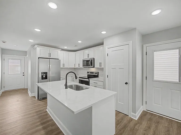 209 Harvest Park Dr — Photo 6
