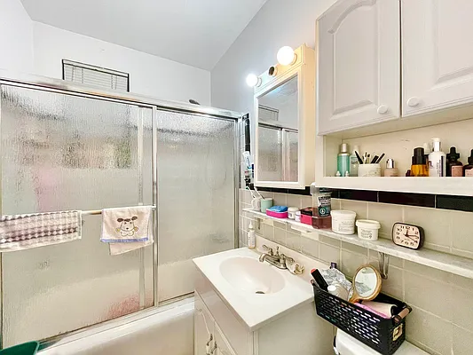 Sold by Chous Realty Group Inc | media 27