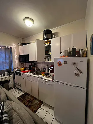 Rented by Salon Realty Corp | media 11