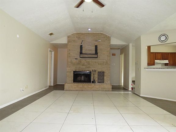 5th image of 11718 Coachfield Ln