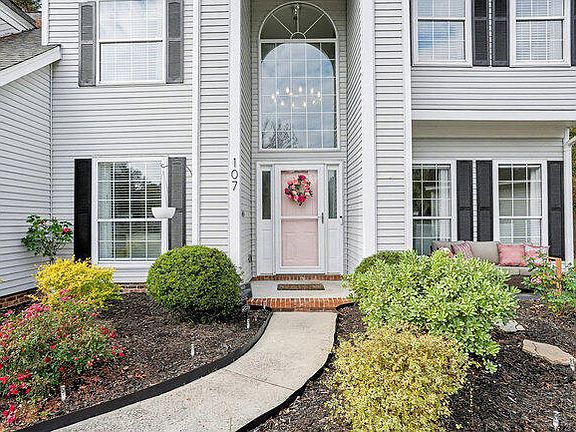 2nd image of 107 Franklin Ct