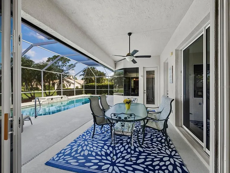 Butlers Crest Dr — Photo 18