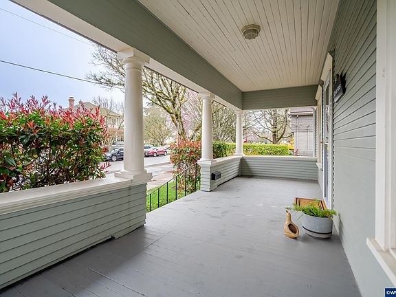 5th image of 821 6th Ave SW