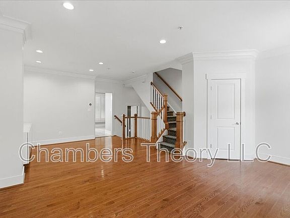 3rd image of 2735 Linden Ln
