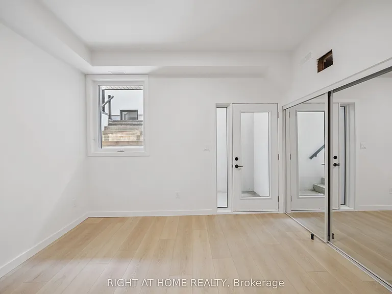 367 Howland Ave #1 — Photo 11