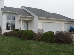 925 Fairview Ln, North Liberty, IA 52317